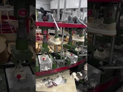 Trong việc sản xuất giày thể thao và giày thường, thiết bị sản xuất thông minh được sử dụng để làm giày